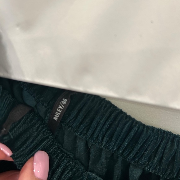 Bailey/44 Children Of The Lilith Off-The-Shoulder Velvet Blouse Pine Green XS - Picture 6 of 9